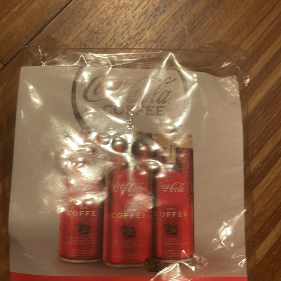 NWT Earbuds - Picture 3 of 4